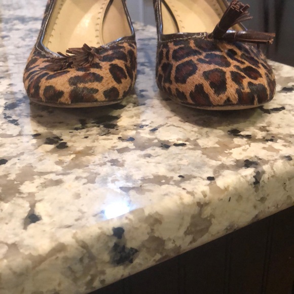 Joan & David Leather leopard print heels size 8 M - Picture 3 of 11
